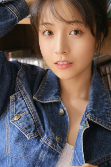 短裤美女